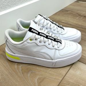 Puma Skye White Neon Yellow Lace Up Sneaker in size 8